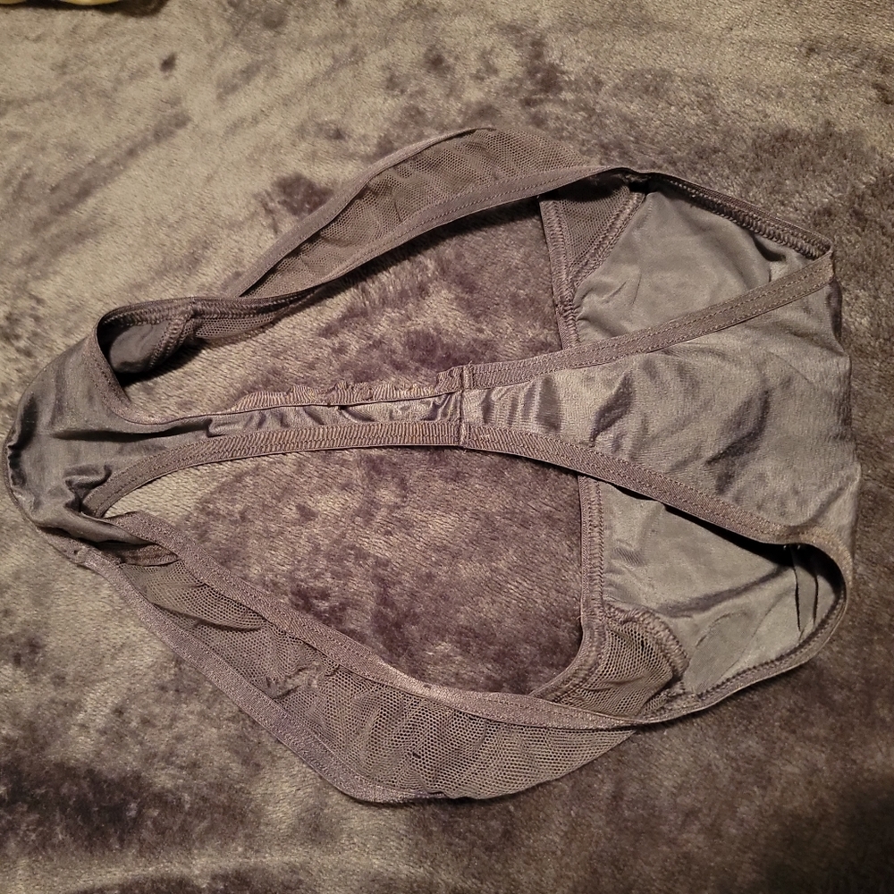 Thongs - Picture 2 of 5